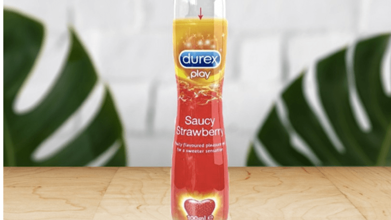 Gel tang ham muon Durex Saucy Strawberry